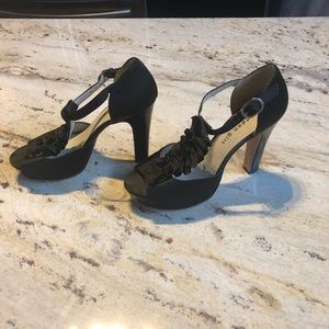 💕Madden Girl  black ruffle 4 inch heel